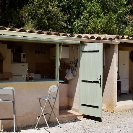 Bed and Breakfast La Bastide Des Roses Saint-Julien-d'Asse Exterior foto