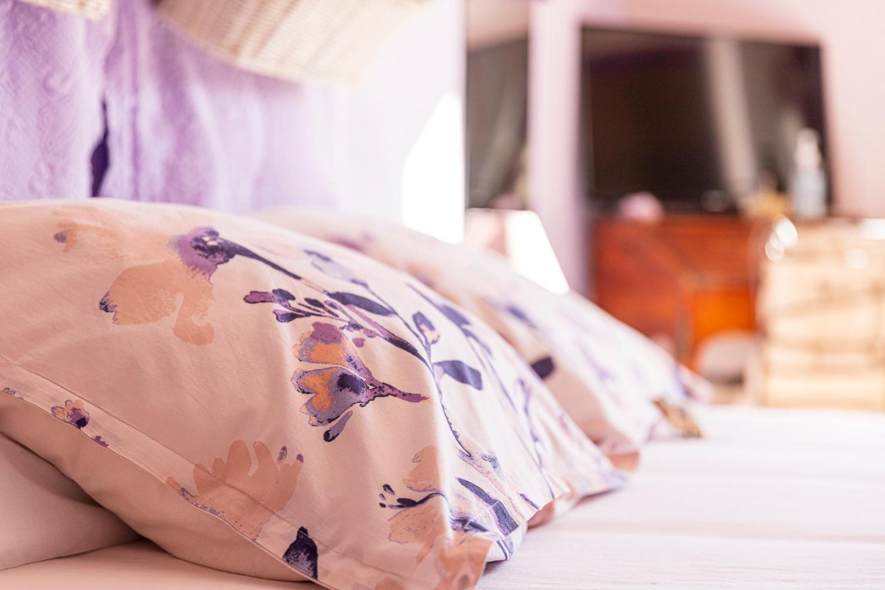 Bed and Breakfast La Bastide Des Roses Saint-Julien-d'Asse Exterior foto