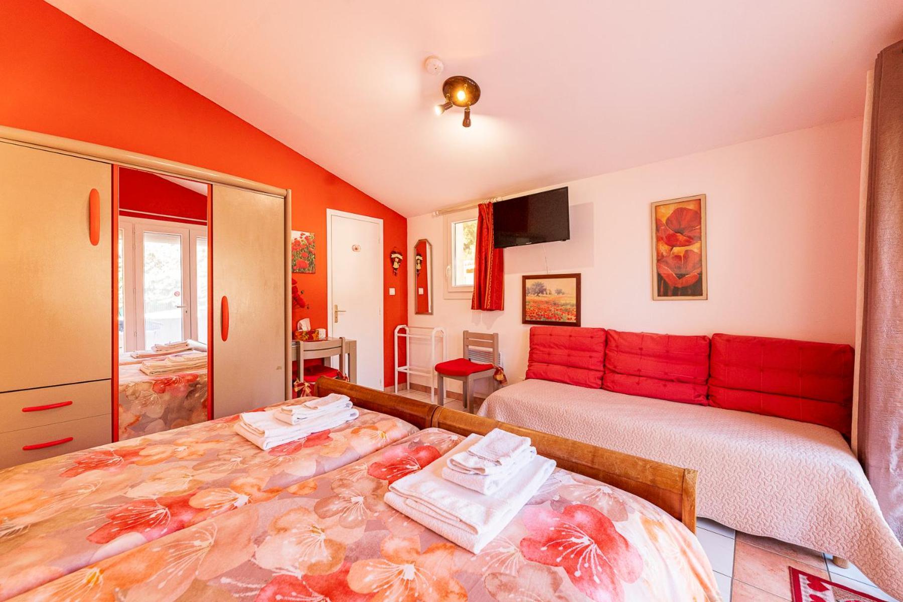 Bed and Breakfast La Bastide Des Roses Saint-Julien-d'Asse Exterior foto